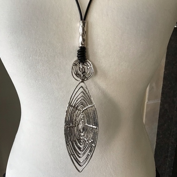 Tribal Look Pendant Statement Necklace Silver Tone Wire 30” Boho Black Cord NEW - Picture 6 of 9
